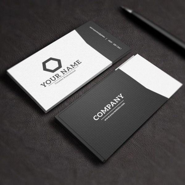 So sánh trực quan giữa hiệu ứng cán bóng (bên trái) và cán mờ (bên phải) trên danh thiếp