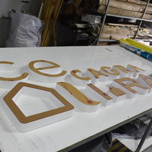 Chữ Nổi Formex 5mm Trắng Cắt CNC