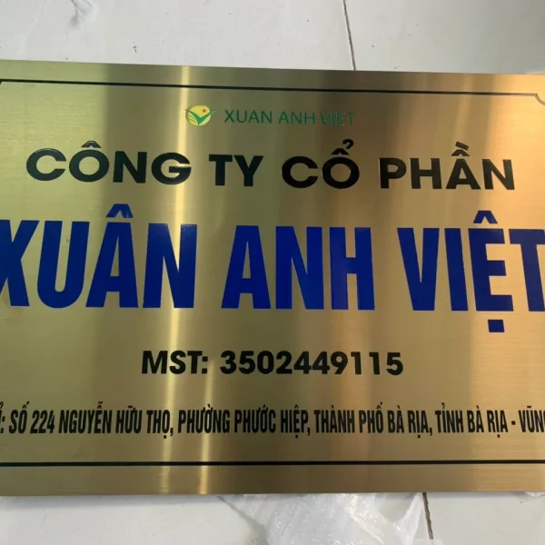Biển Công Ty Alu Gương Bạc In UV Loi ich khi su dung dich vu lam bien cong ty alu tai Quang Cao 24H