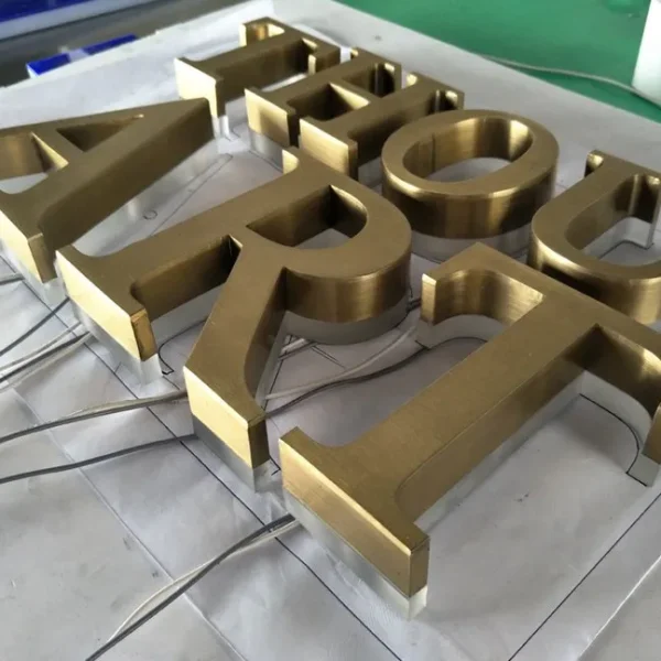 Mau chu noi dep tai Quang Cao 24h 1