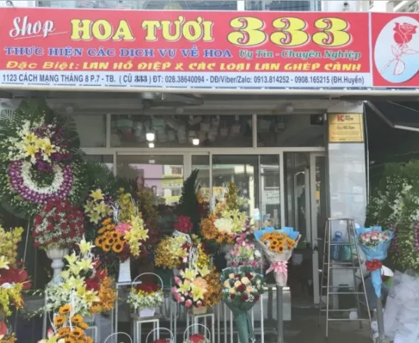 Mot bang quang cao shop hoa chuyen nghiep con giup dinh vi thuong hieu cua ban trong tam tri khach hang