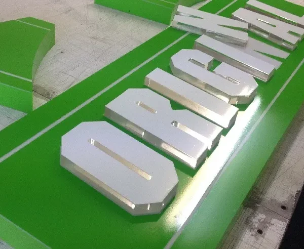 Quang Cao 24h tu hao mang den quy trinh lam chu alu chuyen nghiep