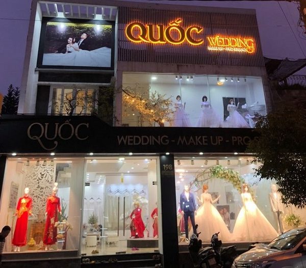 Bảng hiệu chụp hình cô dâu