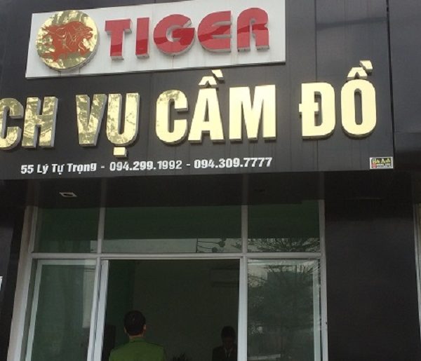 chất liệu làm biển hiệu cầm đồ