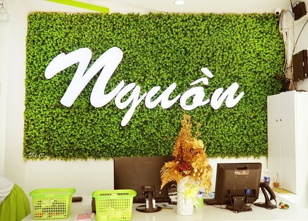 bảng hiệu cỏ nhân tạo đẹp