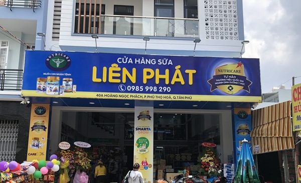 35+ Mẫu Bảng Hiệu Cửa Hàng Bỉm Sữa Đẹp Nhất Bảng hiệu cửa hàng sữa bột