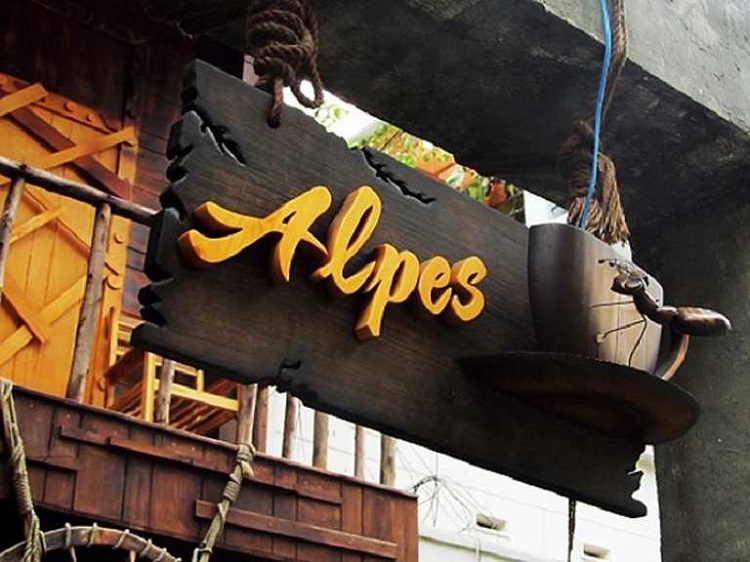 bang-hieu-go-khac-noi Hình ảnh mẫu bảng hiệu gỗ khắc chữ nổi ở Bình Thạnh