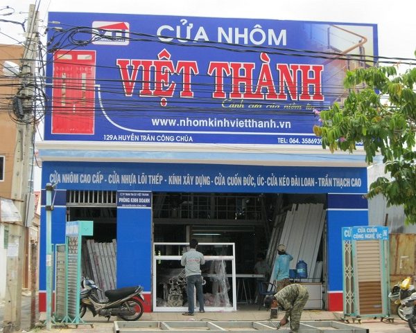 biển hiệu nhôm kính bạt hiflex