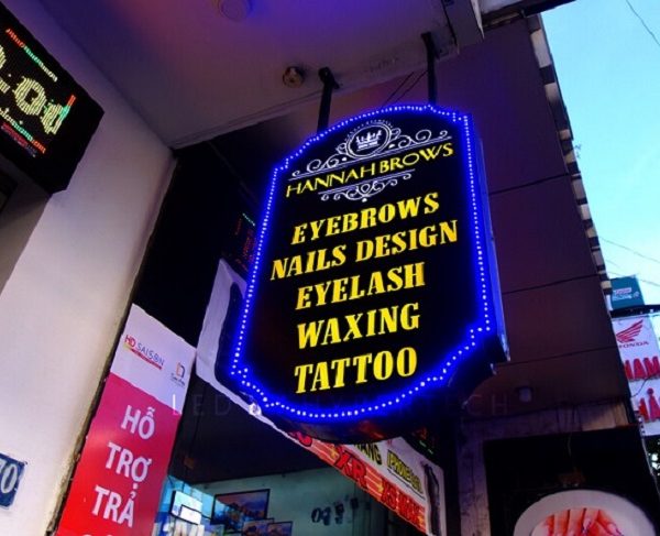 mẫu bảng hiệu phun xăm led