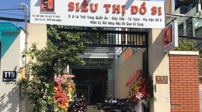 bang-hieu-shop-do-si-02 làm bảng hiệu đồ si