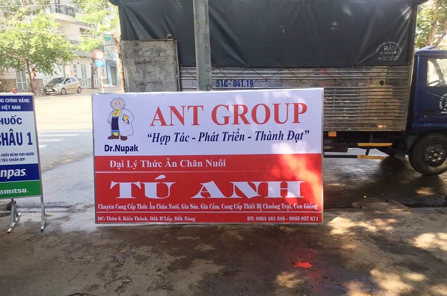 bang-hieu-thuc-an-gia-suc-bat-hiflex Bảng hiệu thức ăn gia súc bạt hiflex