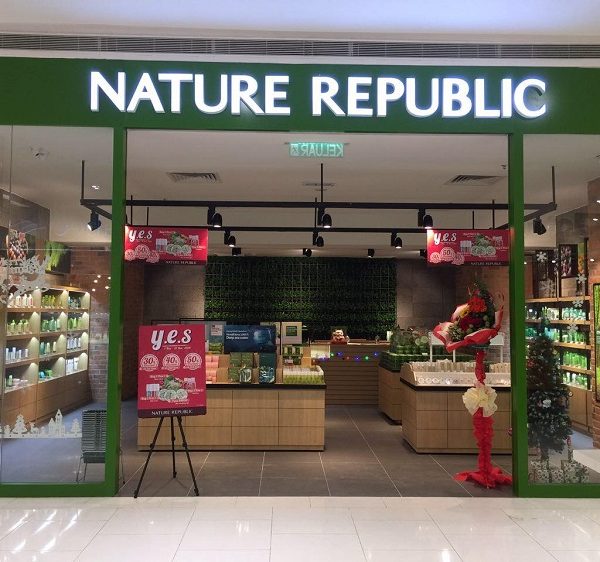 biển quảng cáo shop mỹ phẩm đẹp