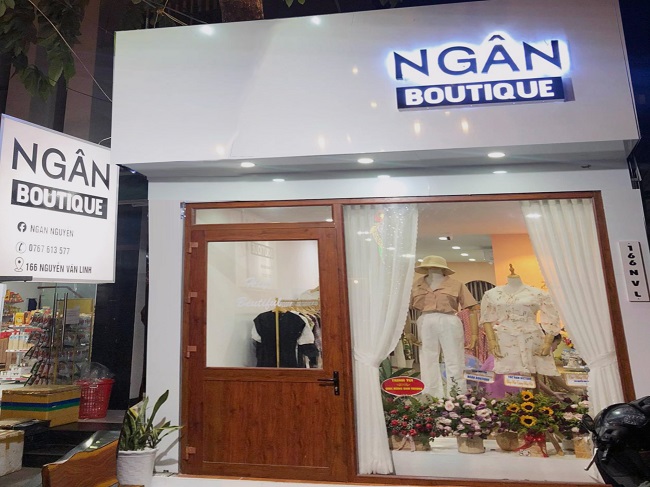 bien-hieu-shop-quan-ao-dep mẫu biển hiệu shop quần áo