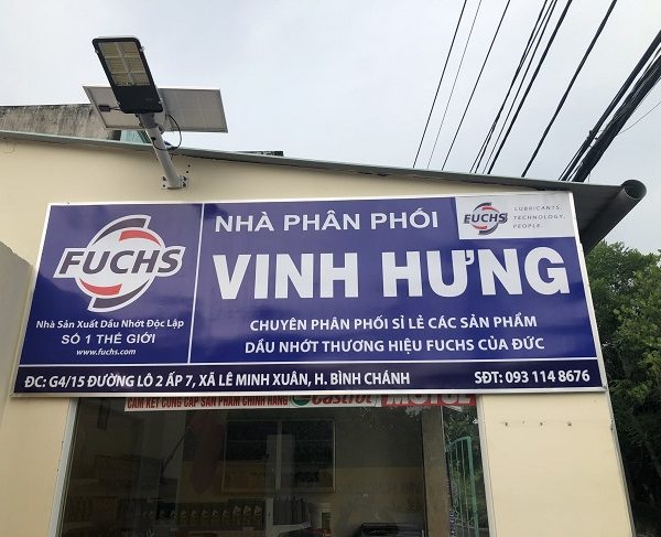 bảng hiệu tôn dán decal
