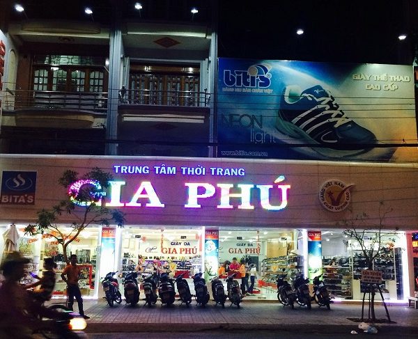 biển hiệu shop giày dép đèn led