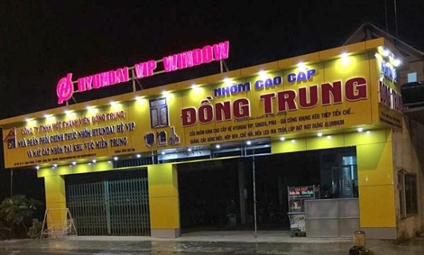 biển hiệu nhôm kính đèn led