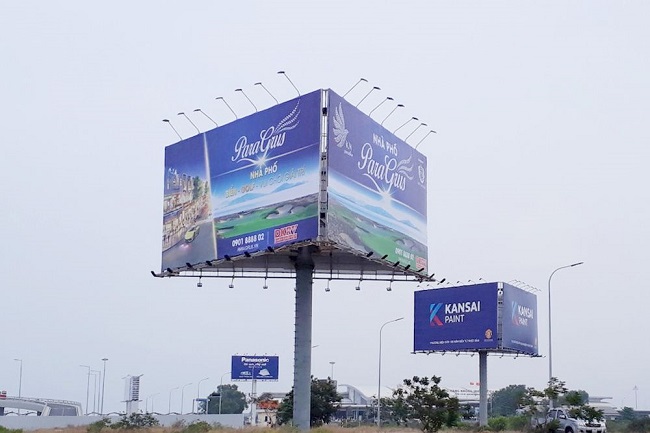 bien-tam-lon-ngoai-troi ưu điểm biển tấm lớn