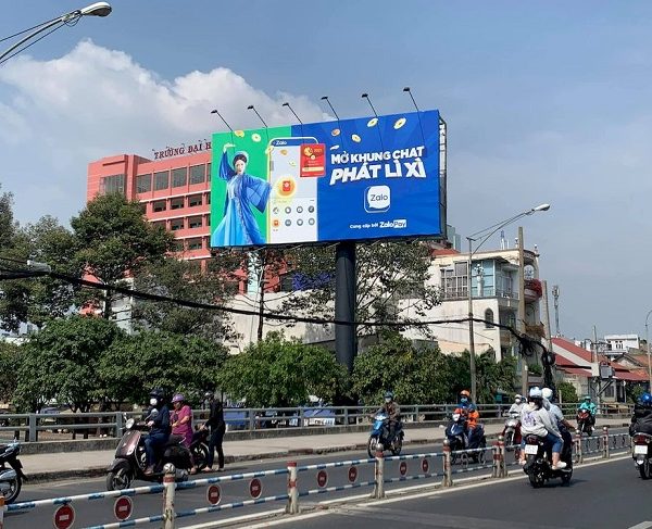 Biển tấm lớn là gì? Những mẫu biển quảng cáo tấm lớn ấn tượng Billboard quảng cáo
