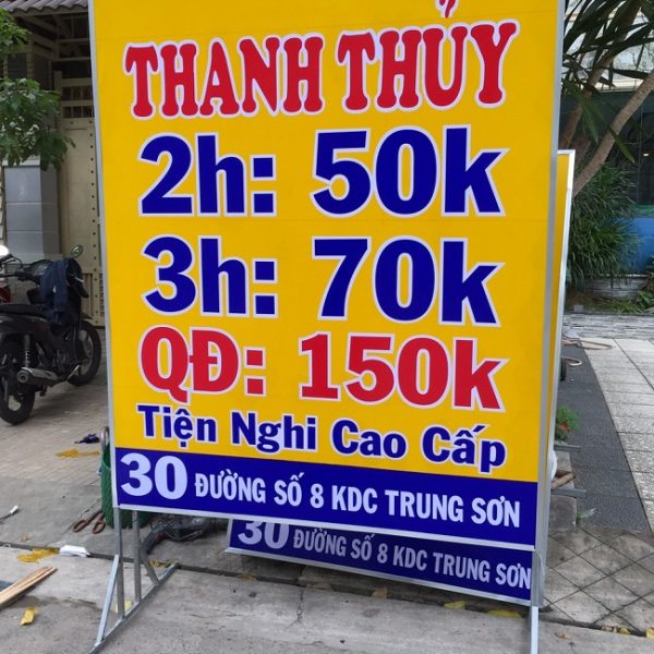 Kích thước bảng hiệu đứng