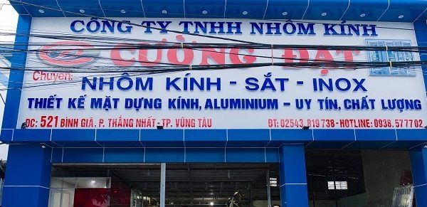 kích thước biển hiệu nhôm kính