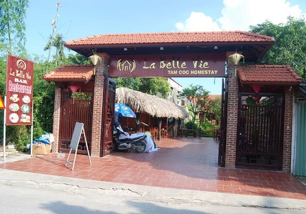 35+ Mẫu Bảng Hiệu Khách Sạn Nhà Nghỉ Đẹp, Sang Trọng mẫu bảng hiệu khách sạn đẹp 02