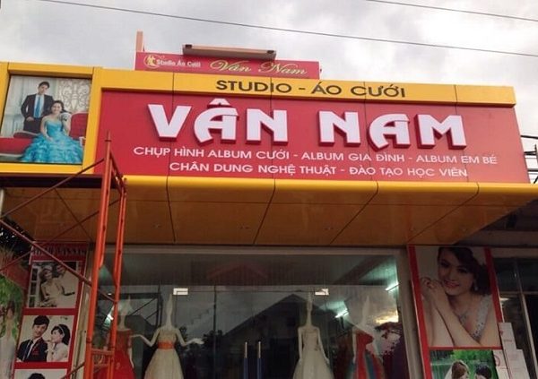 biển hiệu studio áo cưới