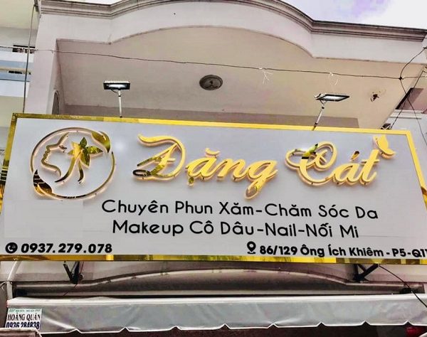 lưu ý khi làm bảng hiệu phun xăm
