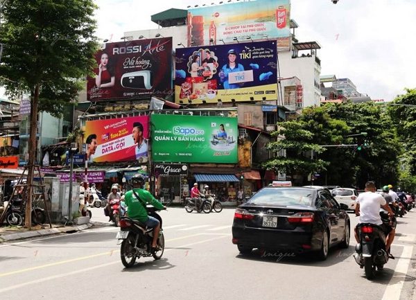 Biển tấm lớn là gì? Những mẫu biển quảng cáo tấm lớn ấn tượng Pano quảng cáo