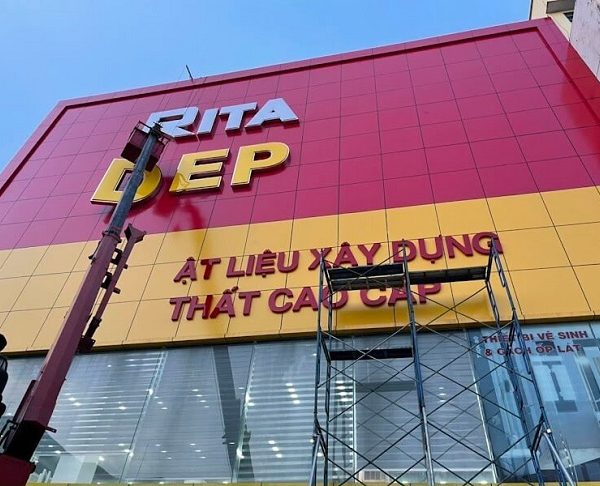 vệ sinh biển hiệu